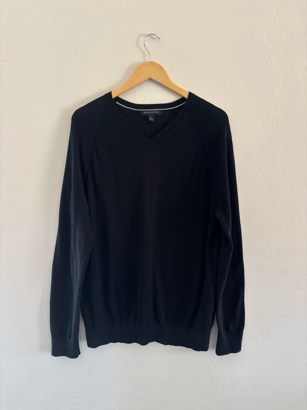 Banana Republic V Neck Sweater Men’s Large Black 100% Cotton Fall Preppy Classic